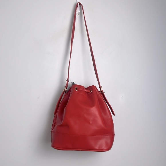 NEW Piombo Geranium Red Vegan Leather Shoulder Strap Bucket Bag - Picture 8 of 10